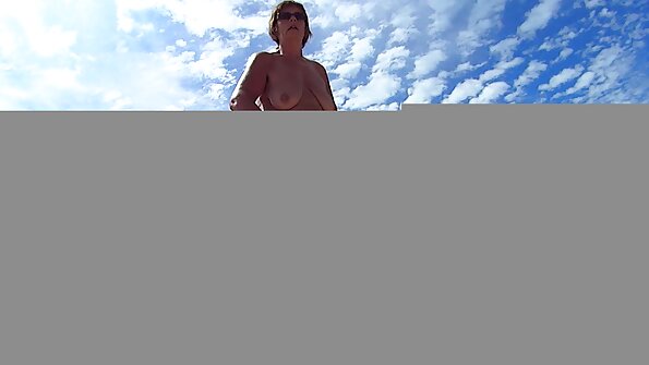 Rusia kandang jaran mlaku assfucks miskin brunette karo kang alat