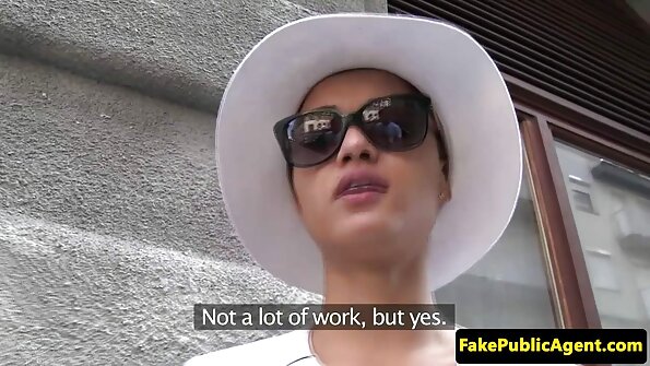 Ceking gal diversifies jinis karo Mbah dening driji dheweke udan grumbulan