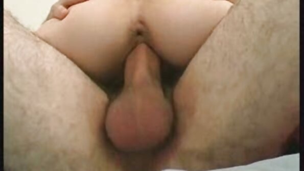 Pelacur iku luar biasa seneng nalika gedhe ireng jago drills dheweke anus