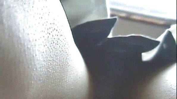 Petite Alina West banged dening wong gedhe karo pitik jago dawa