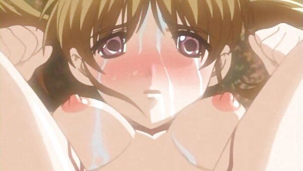 Petite brunette Scarlet Rebel nitih jago gedhe ing pemandangan POV panas