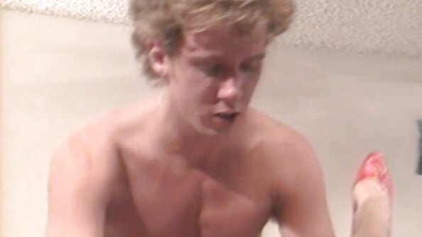 Ravishing brunette gadhah ruangan jinis karo wong lanang saestu wasis