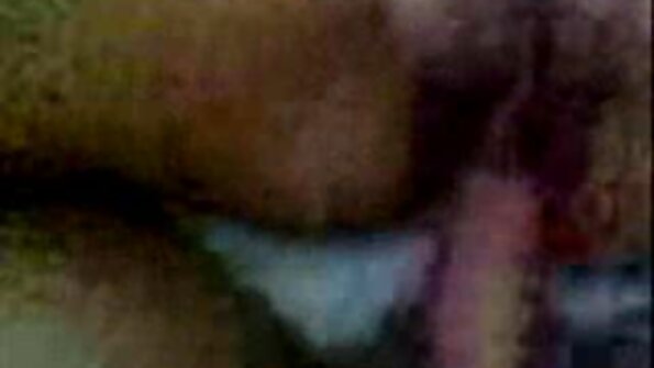 Petite pirang banged dening limang stallions ing kabeh sambutan bolongan