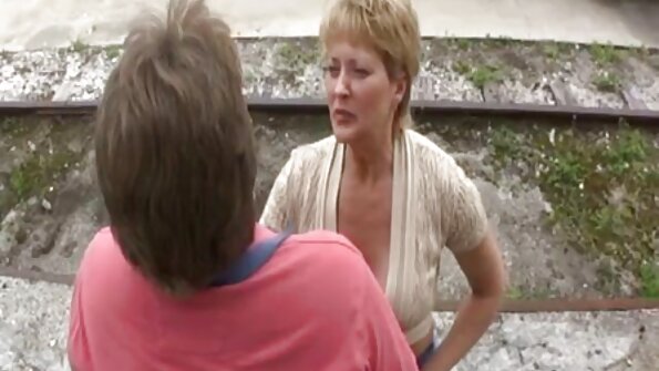 Peach saka Asia karo apik banget tokoh lan bushy tempek bakal bajingan