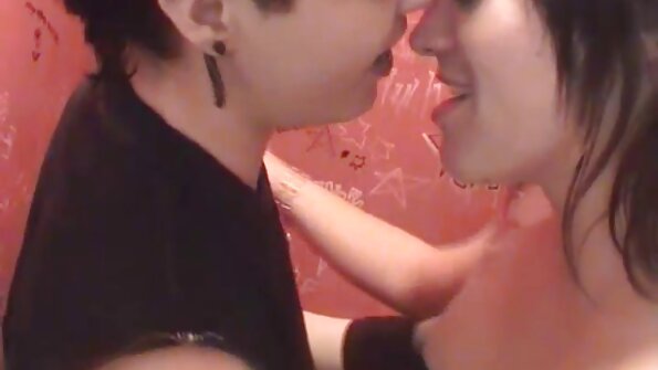 Putri enom wis ngidam pitik jago sing gedhe banget